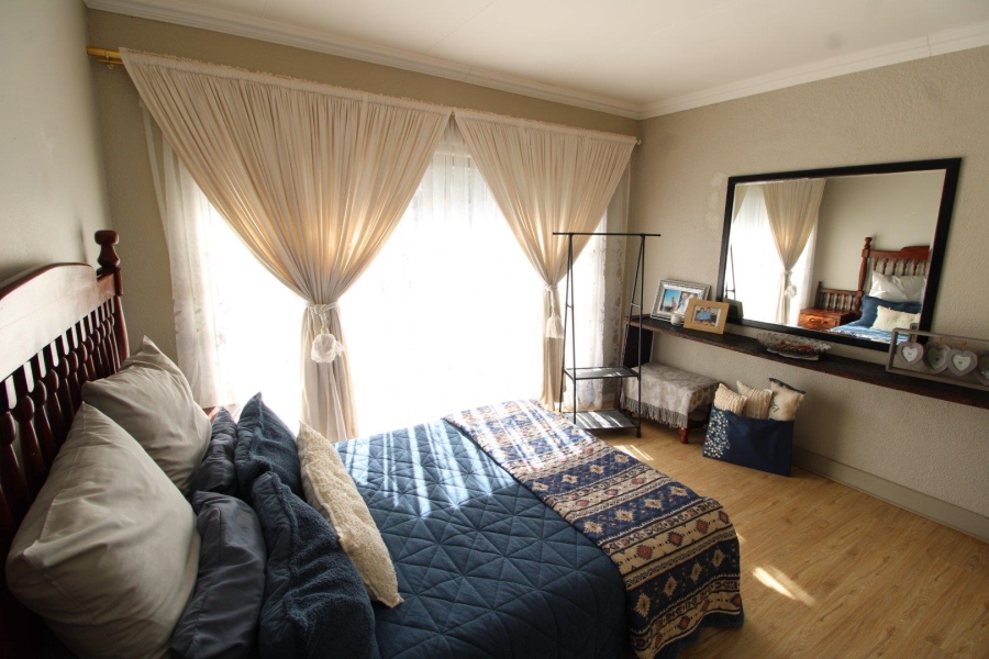 6 Bedroom Property for Sale in Doringkruin North West